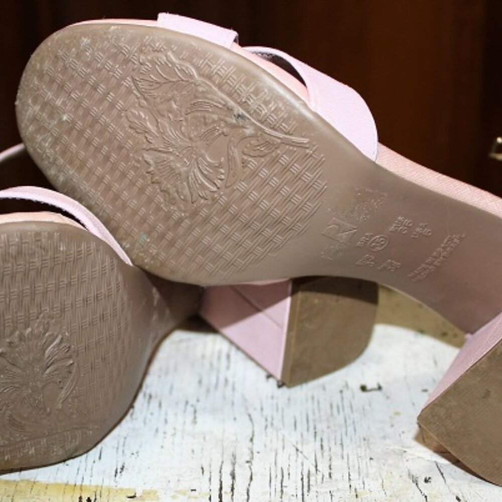 shoes - Picture 5 of 6